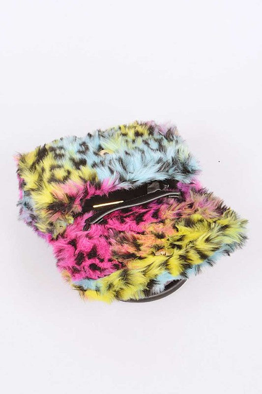 “Can’t Be Tamed” Swing Bag