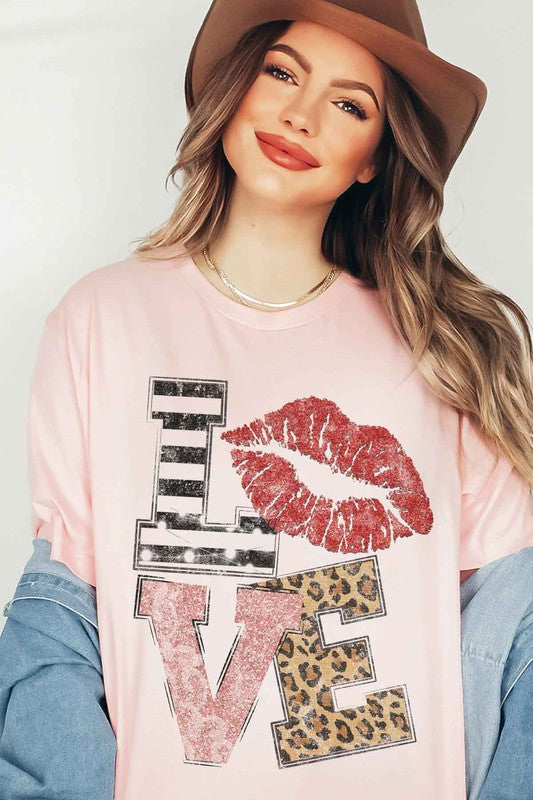 “LOVE” GRAPHIC TEE
